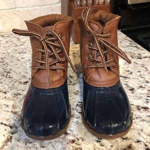 Girls duck boots
